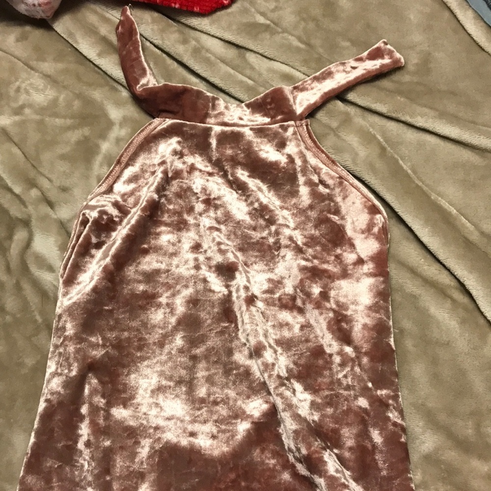 Velvet halter Leo
